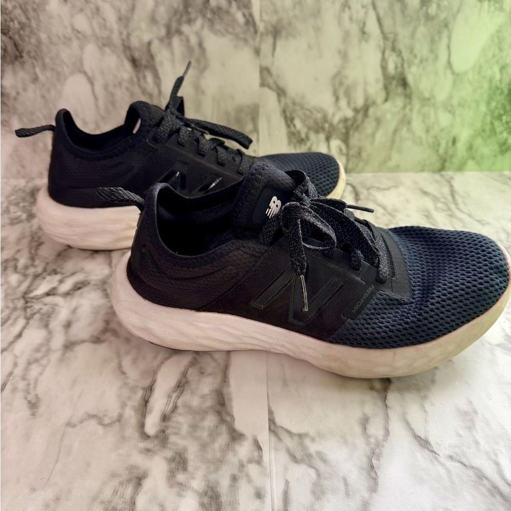 New Balance Women’s Fresh Foam Sport V2 Running Shoe size 9.5